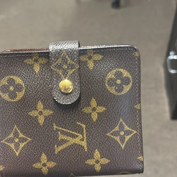 Authentic Louis Vuitton Compartment Wallet